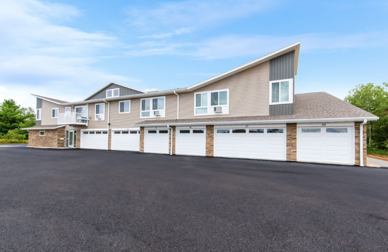 352 Deschane Ave #10 - Photo 3 of 5