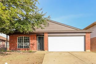 621 Hollyberry Dr - Photo 1 of 1