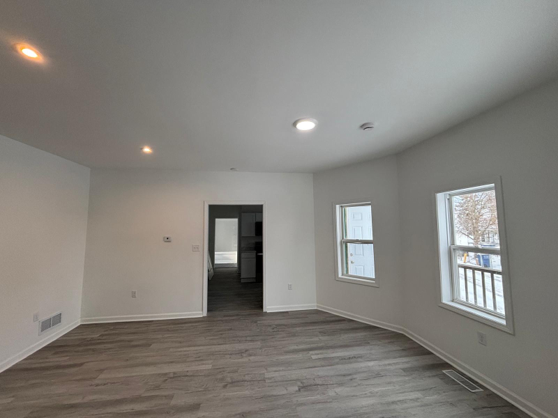 1303 Buffalo St #1 - Photo 2 of 12