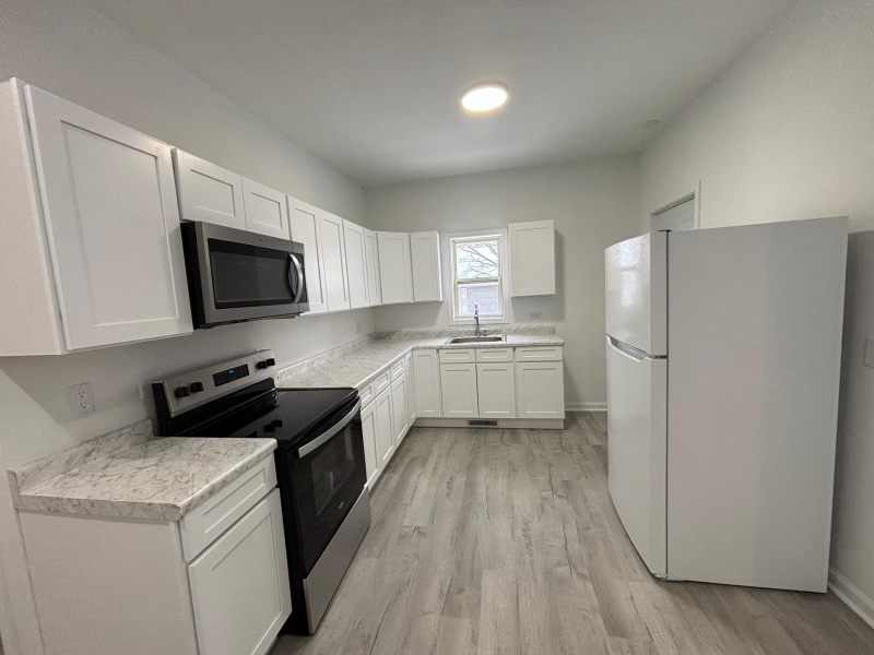 1303 Buffalo St #1 - Photo 5 of 12