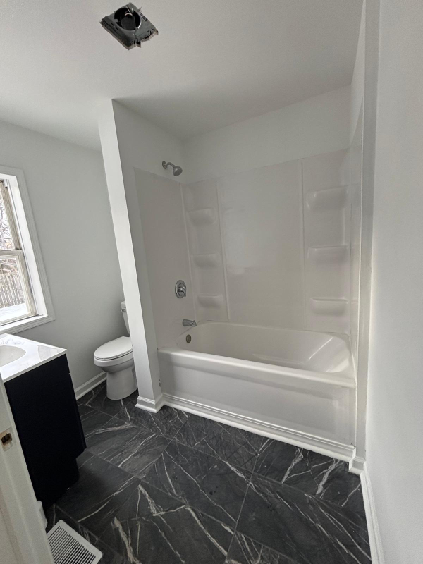 1303 Buffalo St #1 - Photo 7 of 12