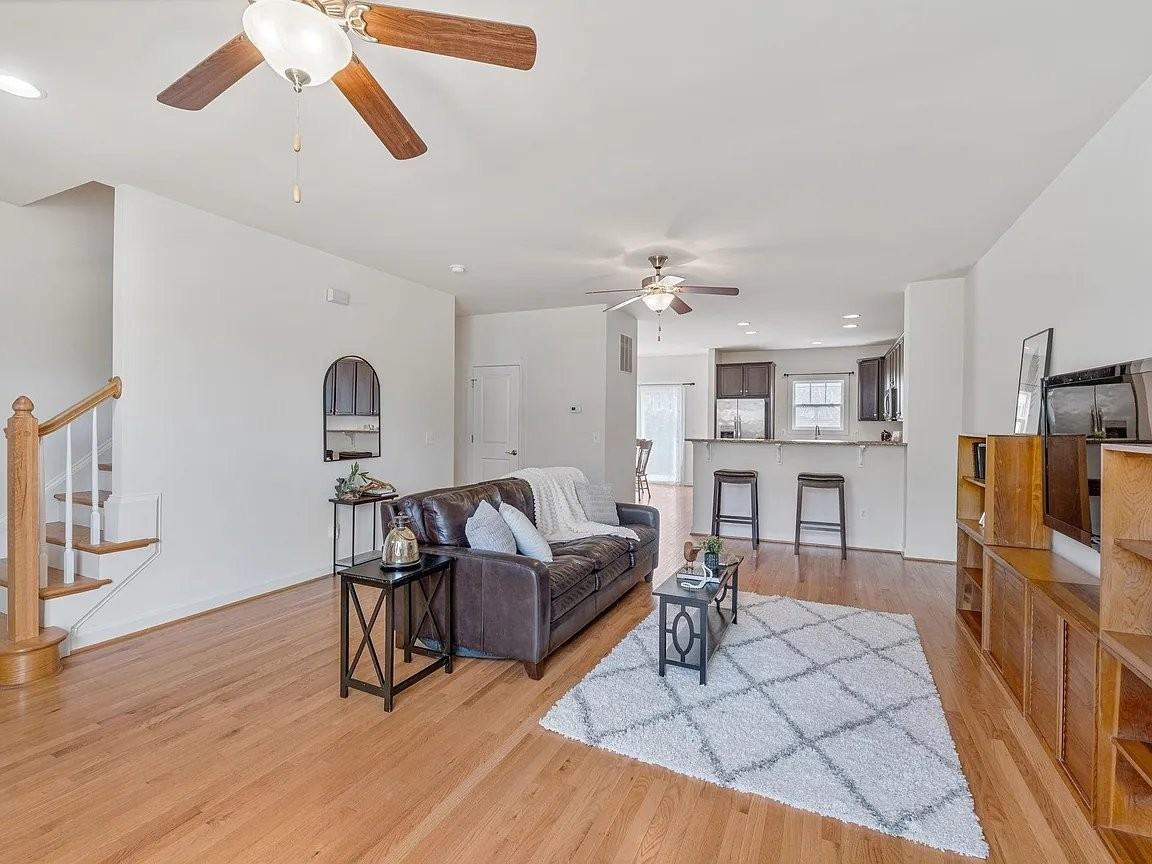 1254 Haden Pl - Photo 4 of 20