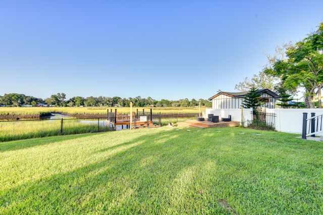 2355 Ribault Scenic Dr - Photo 3 of 20