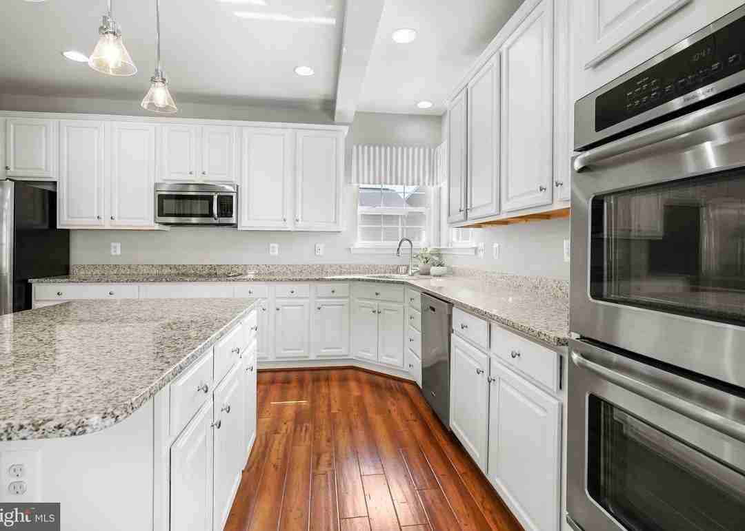 508 Claiborne Rd - Photo 5 of 18