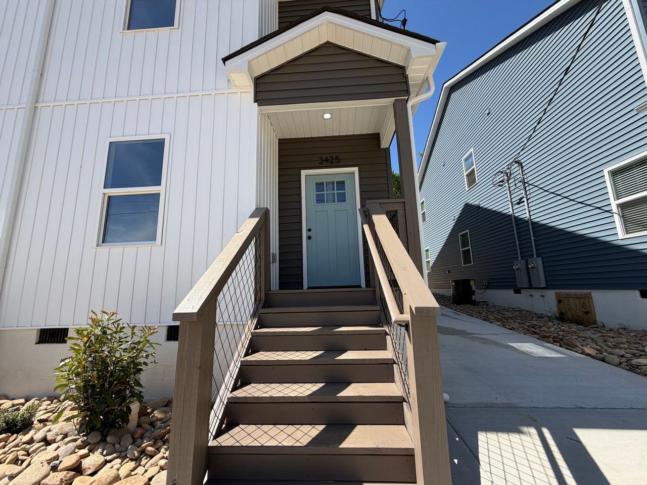 3425 Garden Dr - Photo 2 of 18