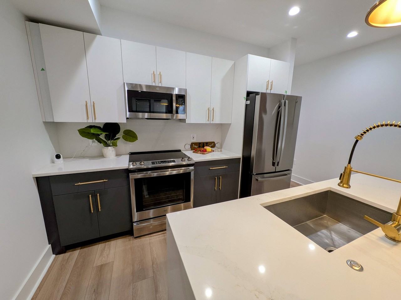 4411 Illinois Ave Nw #B - Photo 2 of 10