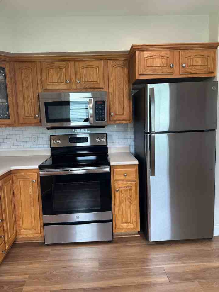 1211 Walcrest Dr - Photo 3 of 10