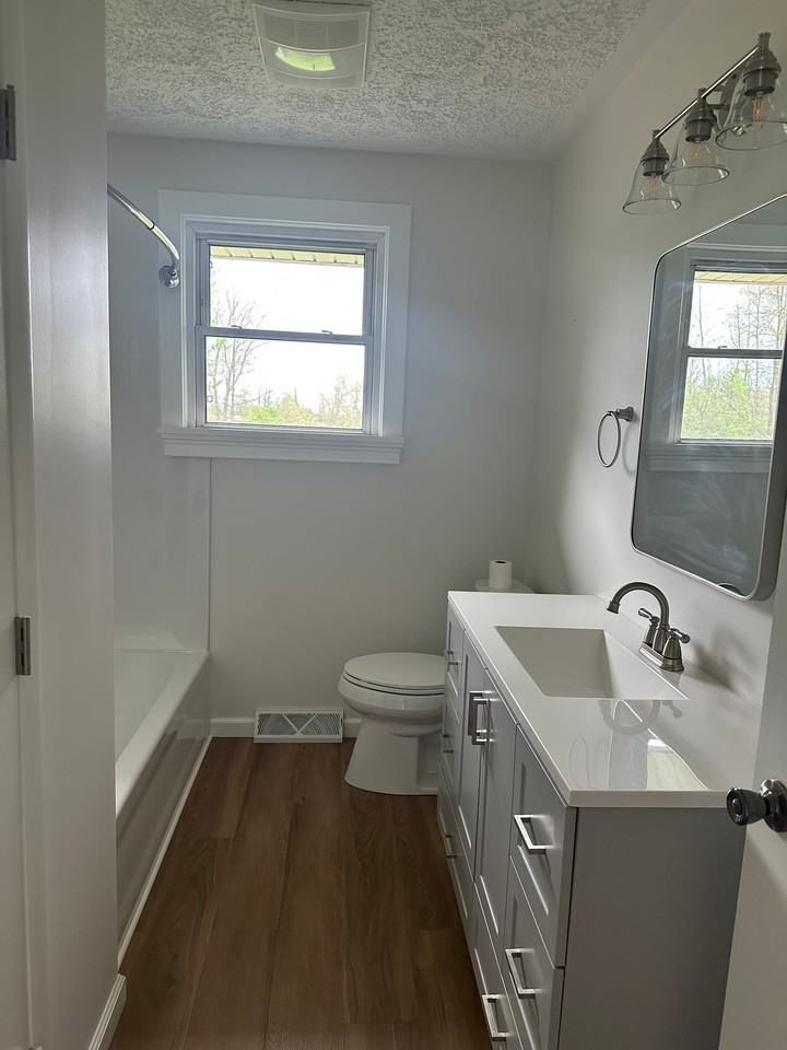 1211 Walcrest Dr - Photo 5 of 10