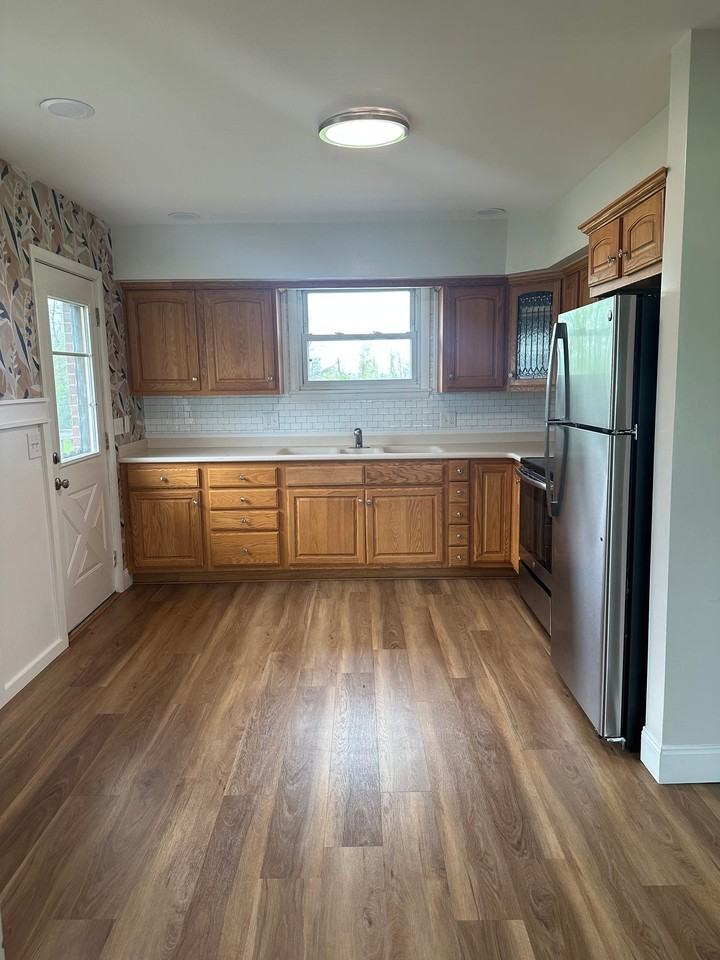 1211 Walcrest Dr - Photo 6 of 10