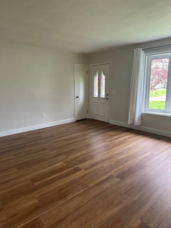 1211 Walcrest Dr - Photo 7 of 10