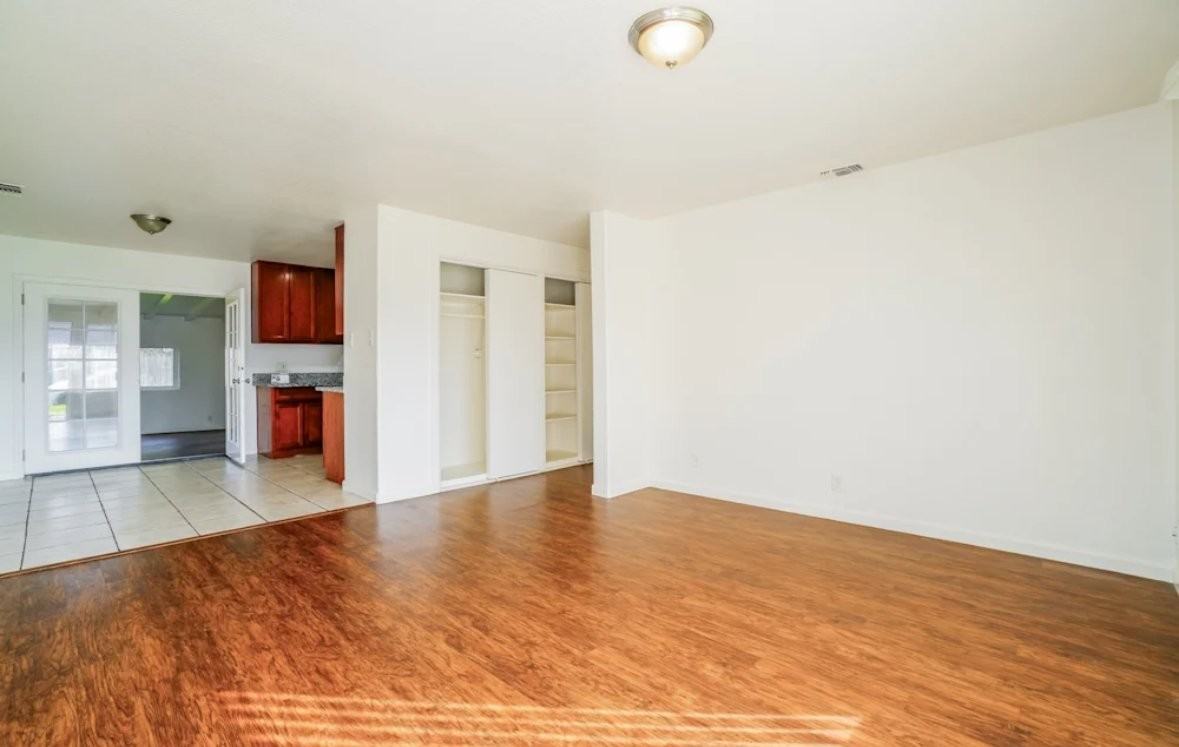 4528 Olympiad Way - Photo 3 of 9