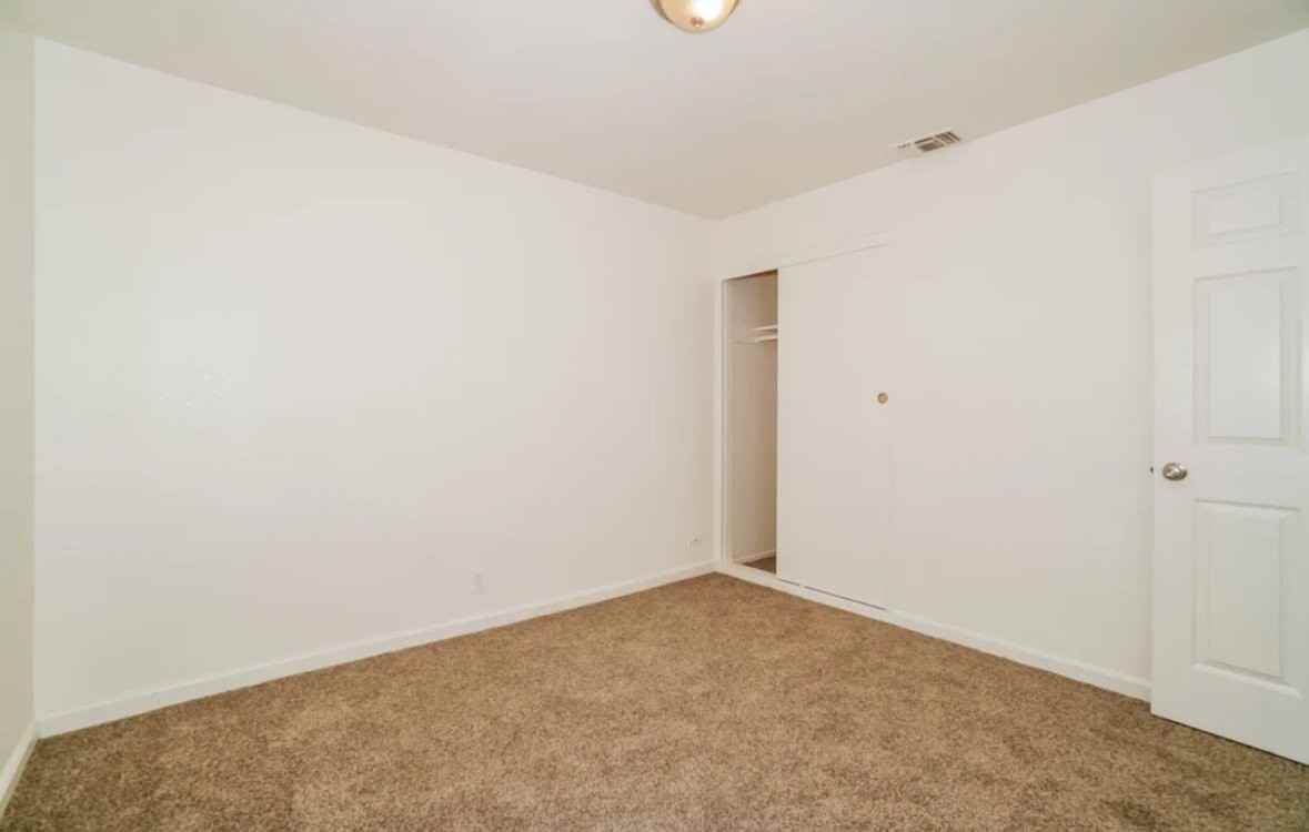 4528 Olympiad Way - Photo 5 of 9