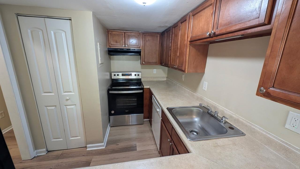 3517 Peachtree Corners Cir #C - Photo 3 of 19