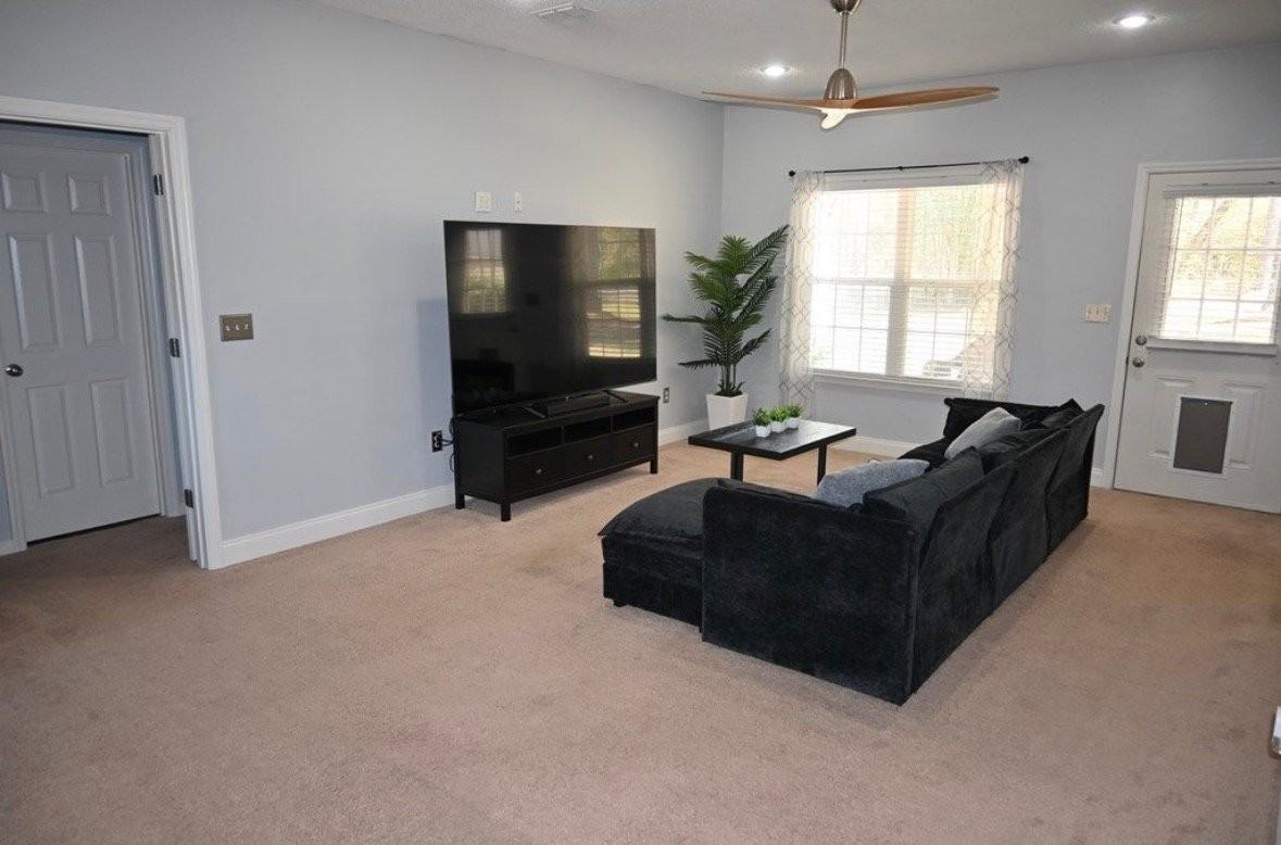 118 Austin Ct - Photo 5 of 20