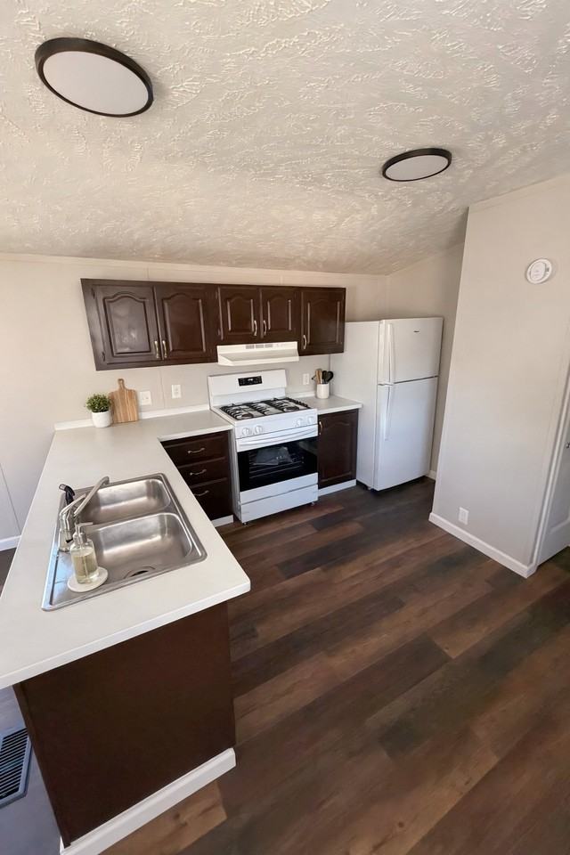 11 Deerwood Park - Photo 3 of 9