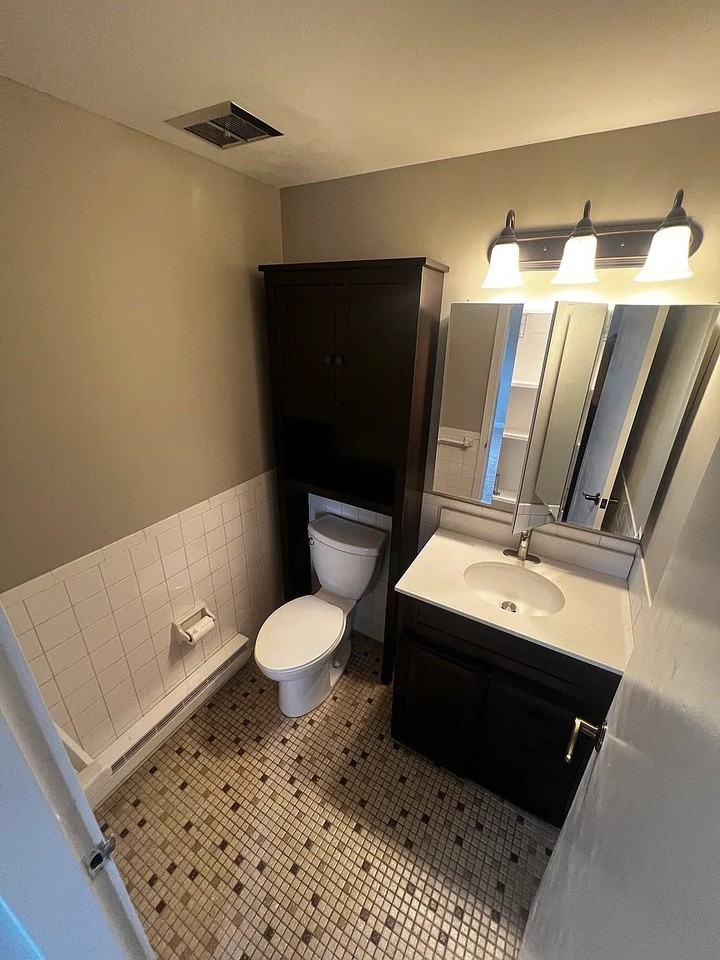 1321 Worcester Rd #503 - Photo 4 of 18