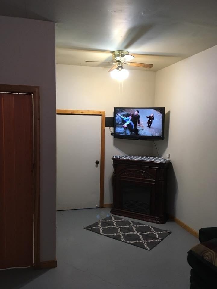 1111 17th St #1 - Photo 3 of 5