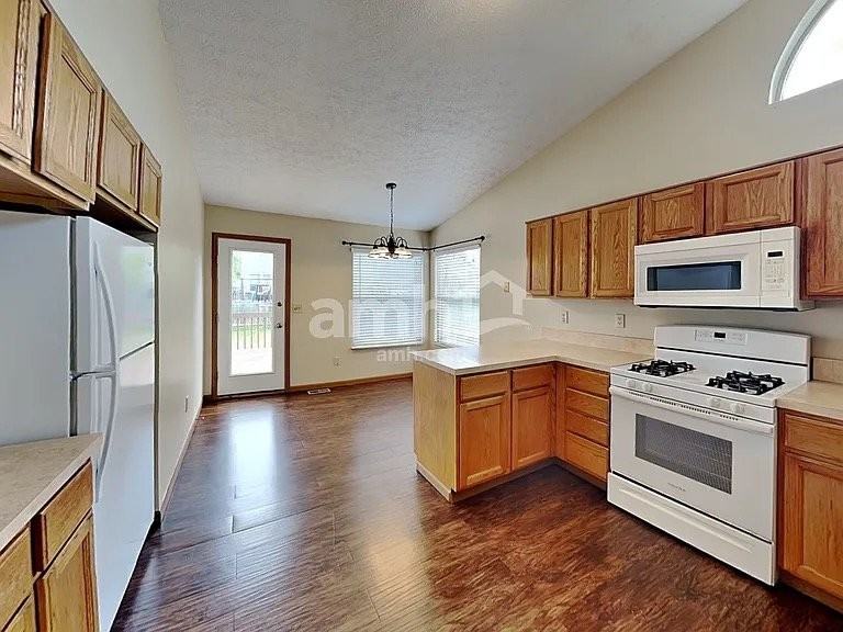 3008 Old Warson Dr - Photo 3 of 20