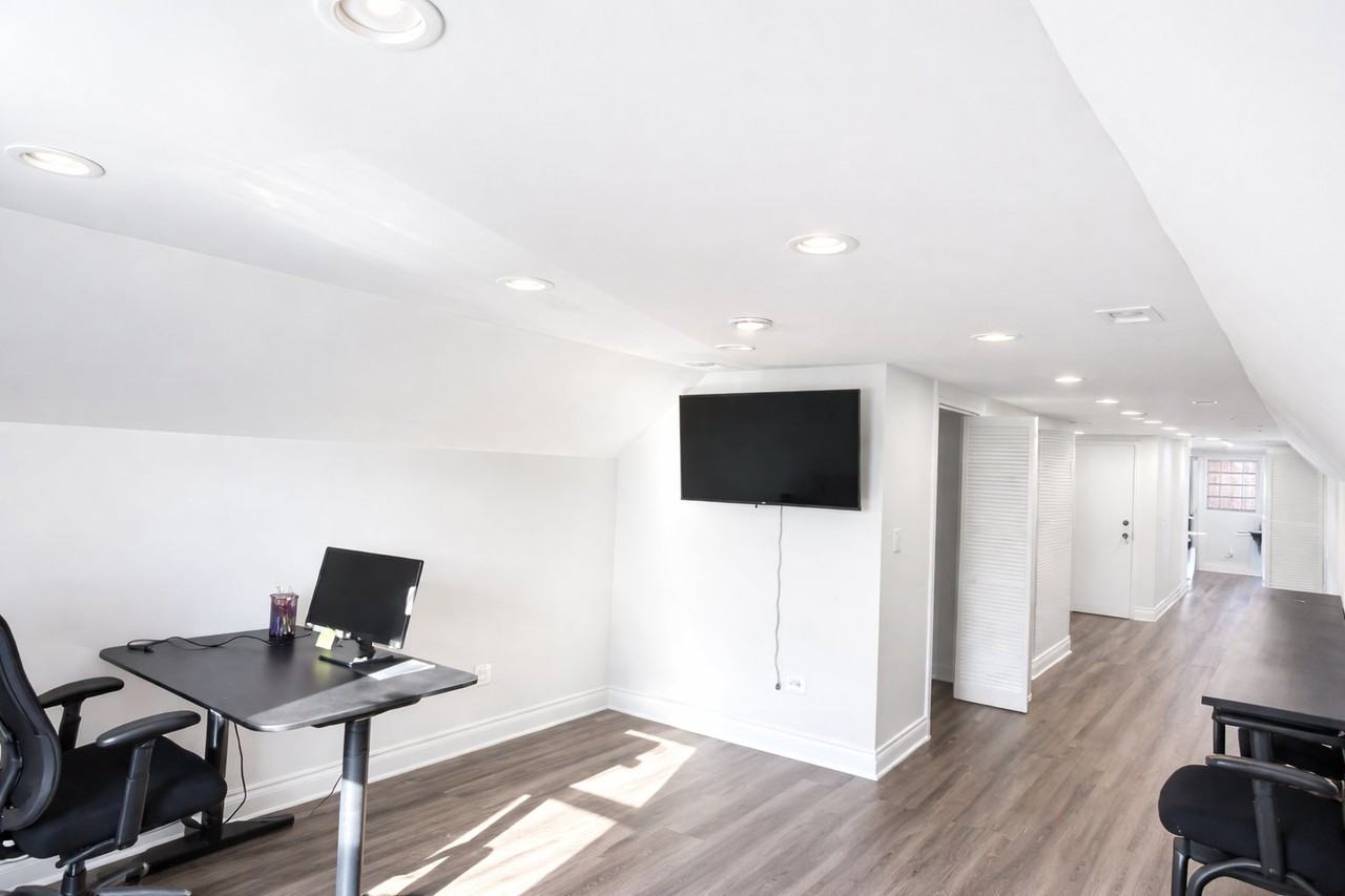 2501 S Whipple St - Photo 2 of 9