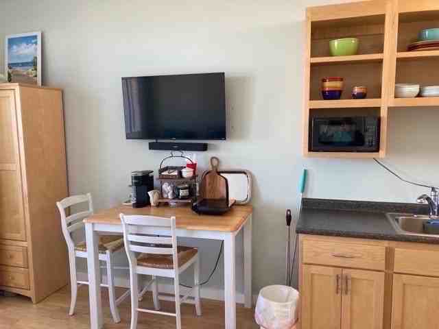 39 Brown Ave - Photo 3 of 12