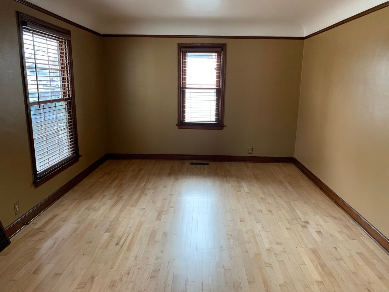 1915 N Alvin St - Photo 3 of 20