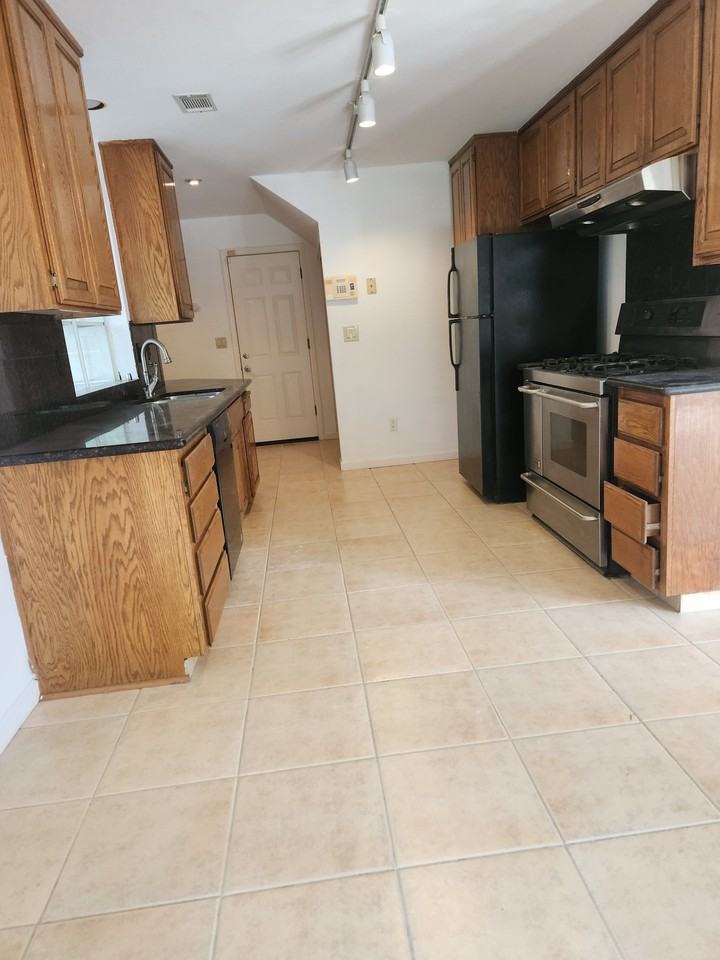 2156 Cheyenne Way - Photo 3 of 9