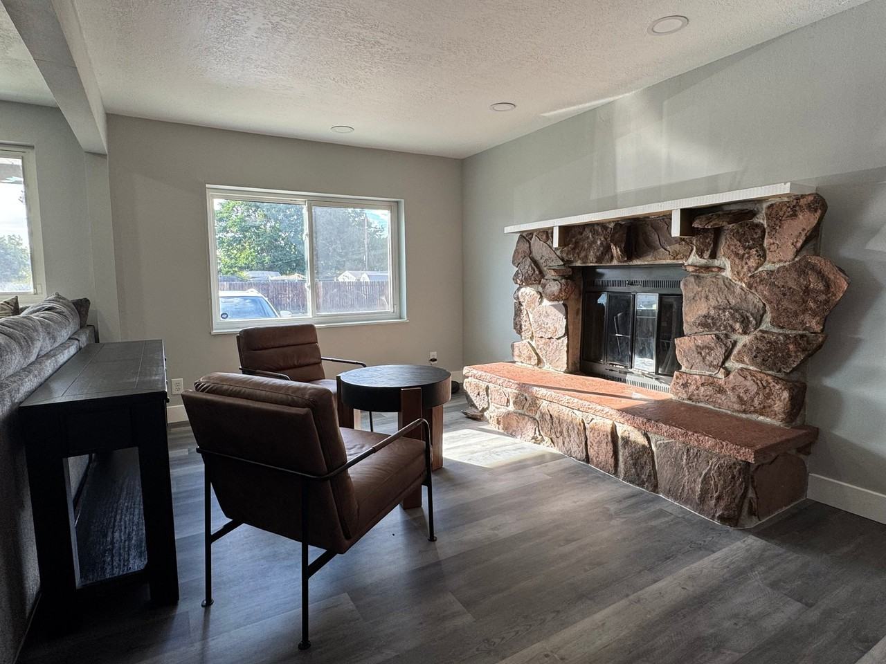 9300 Grove St - Photo 5 of 6