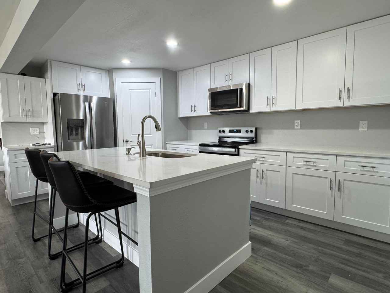 9300 Grove St - Photo 6 of 6