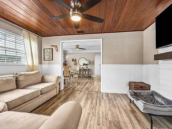 400 53rd St N - Photo 4 of 12