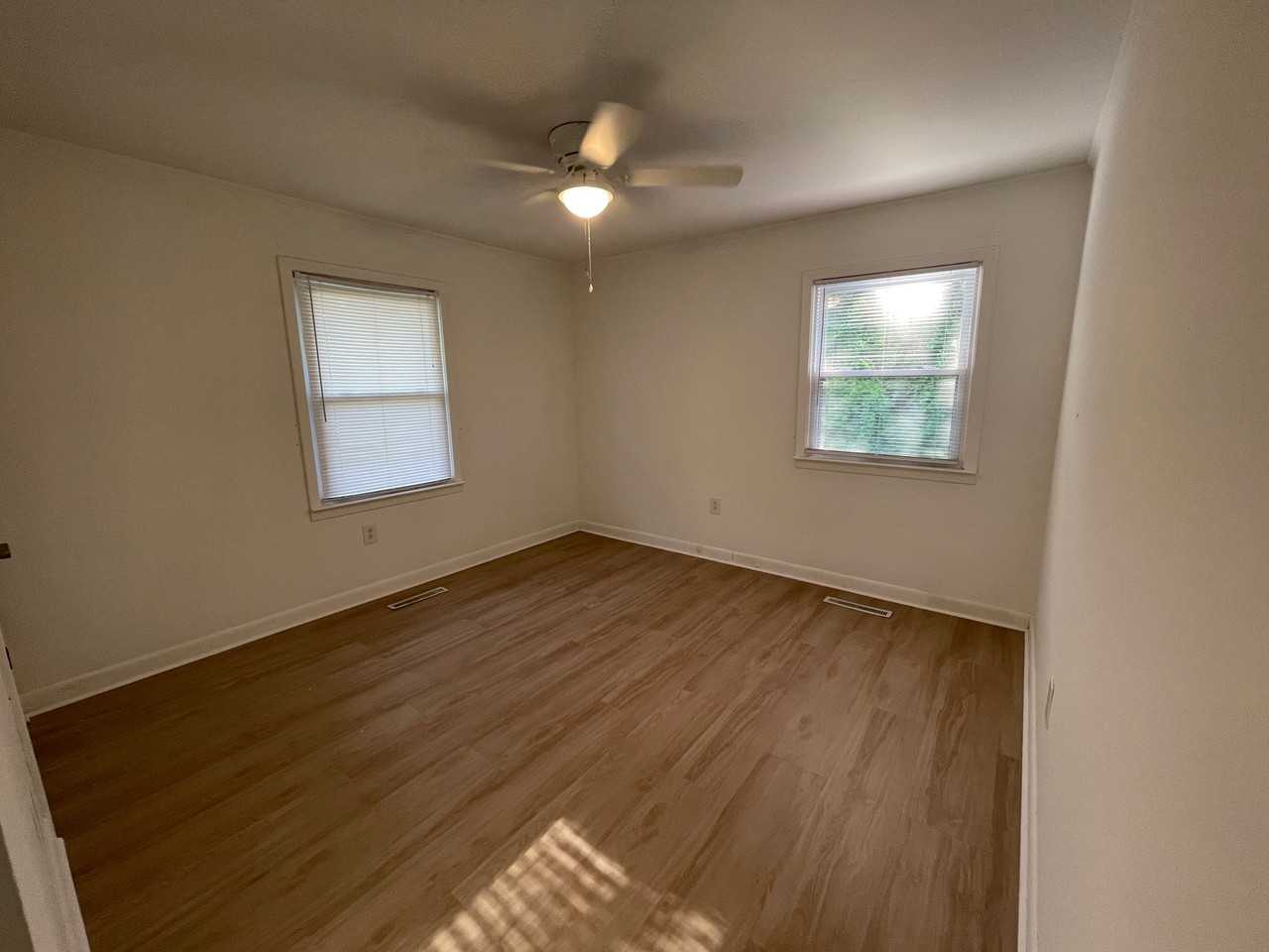 93 Landsdown Dr - Photo 6 of 10