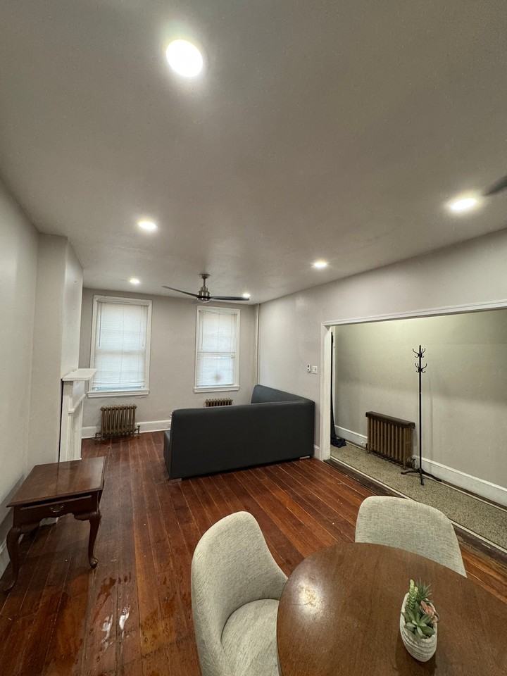 2422 Brown St - Photo 3 of 19