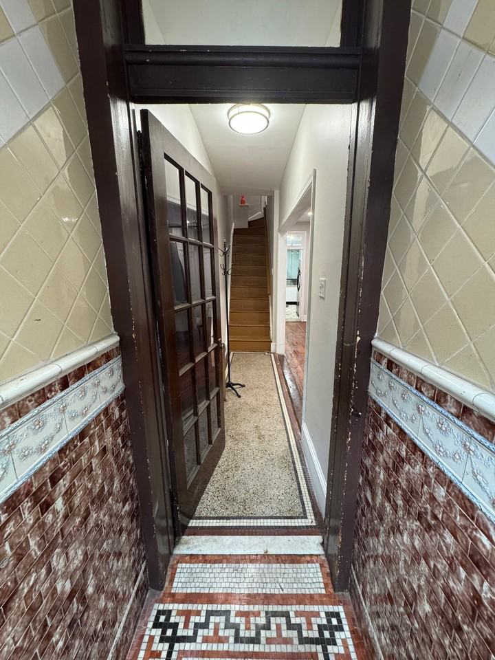 2422 Brown St - Photo 4 of 19