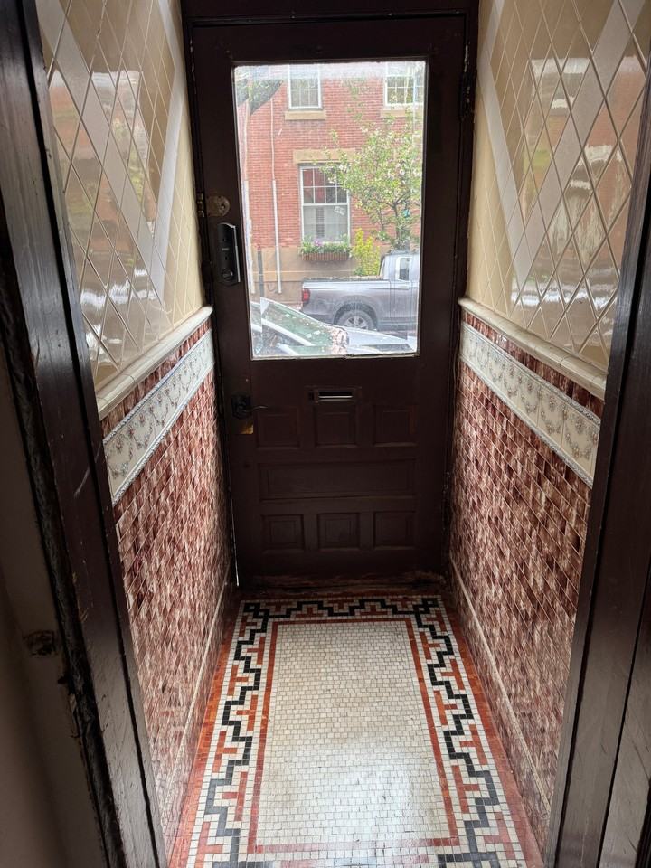 2422 Brown St - Photo 5 of 19