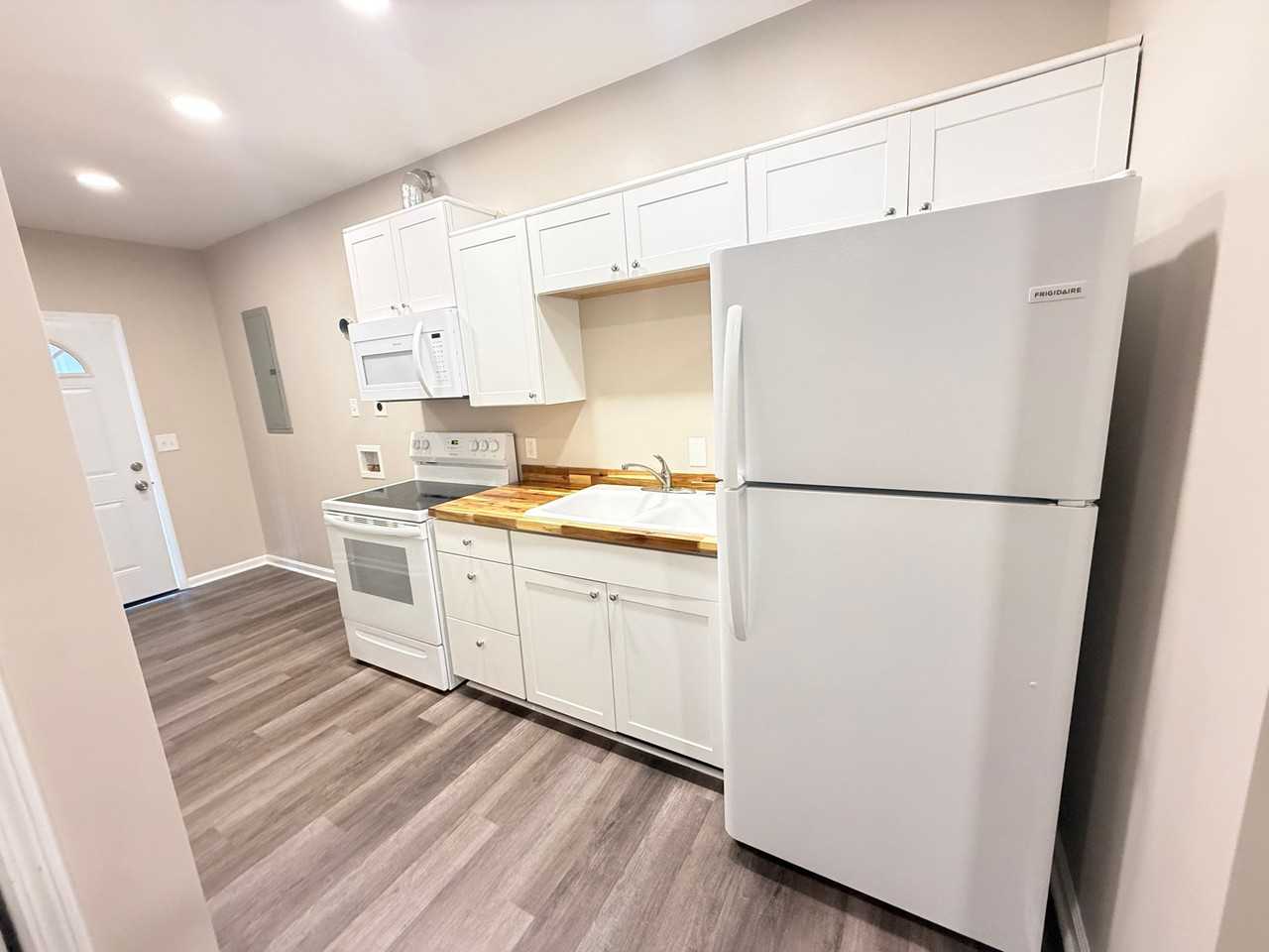 1233 Vincennes St #3 - Photo 6 of 17