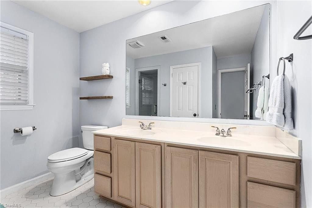 991 Anglin Mill Rd - Photo 3 of 14