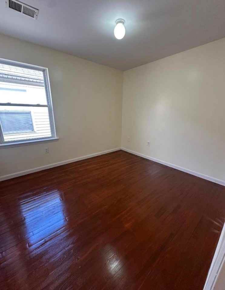 138 22nd St #2 - Photo 7 of 13