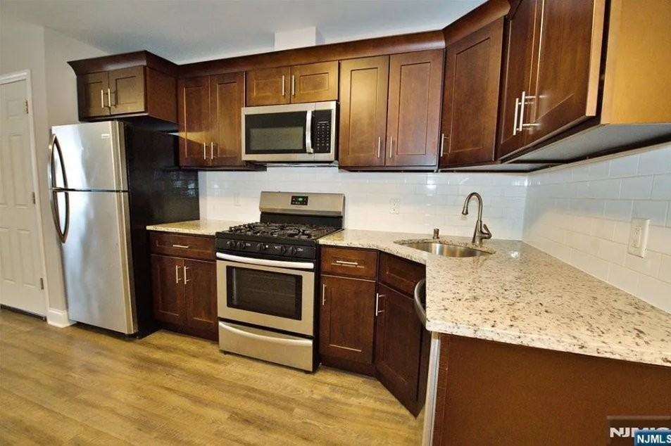 116 Maple Ave #4 - Photo 2 of 8