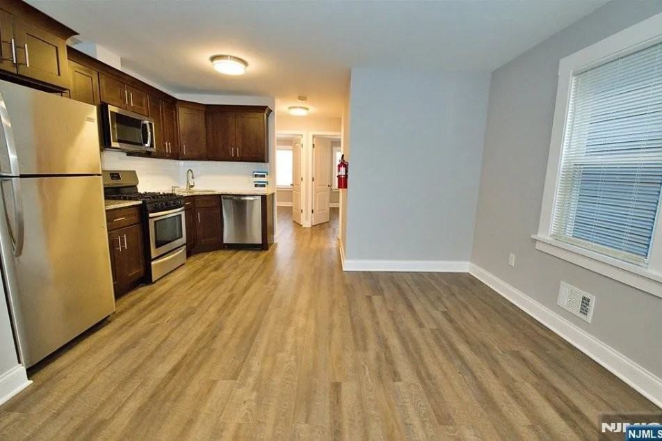 116 Maple Ave #4 - Photo 5 of 8