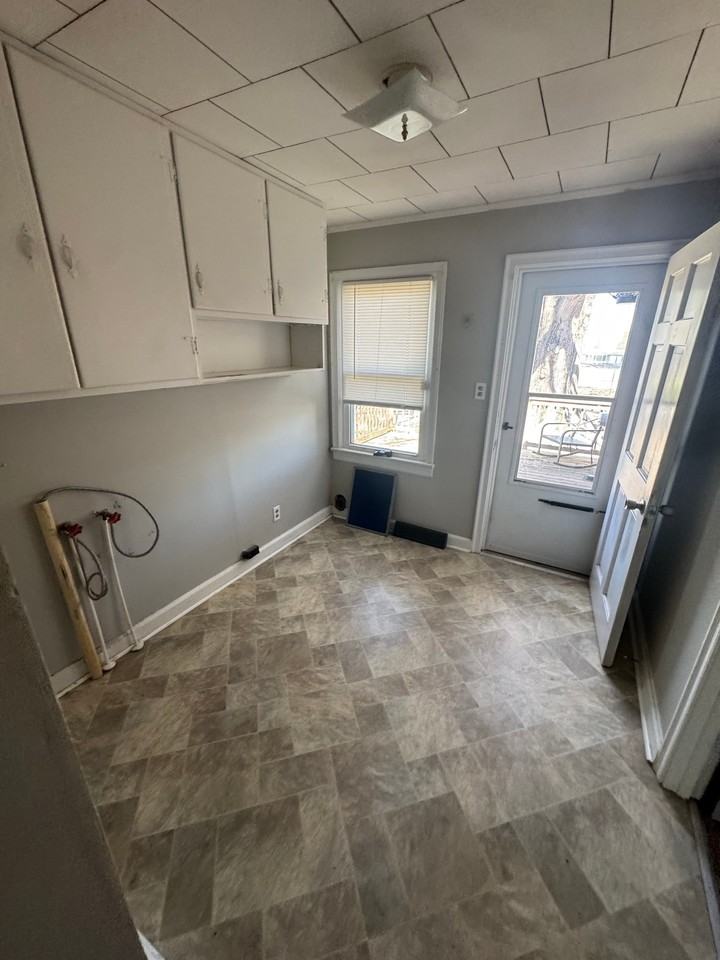 6047 Suits Rd - Photo 5 of 10