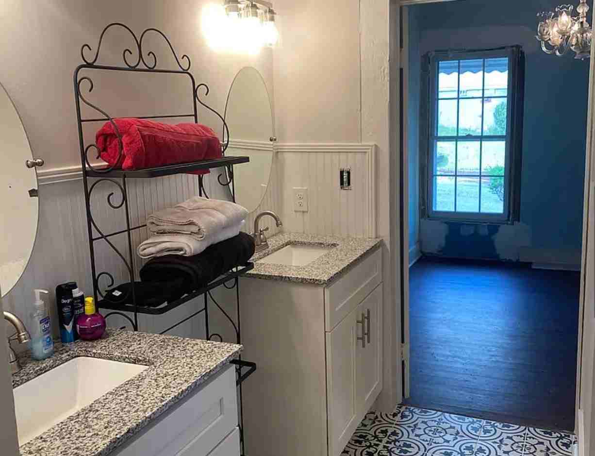 147 White Cir - Photo 5 of 8