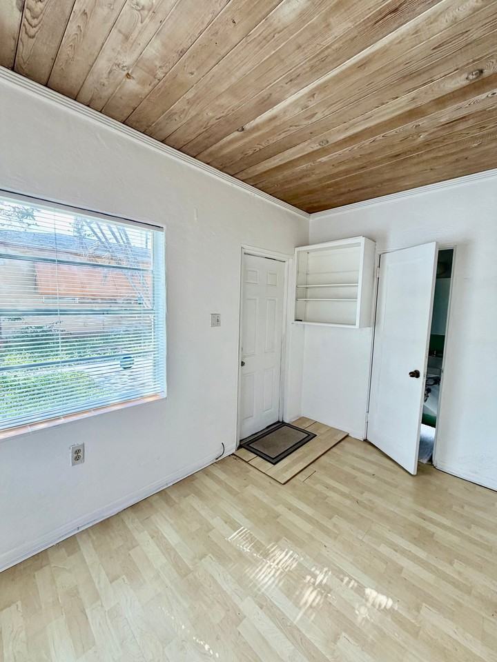 1101 N Federal Hwy - Photo 3 of 8