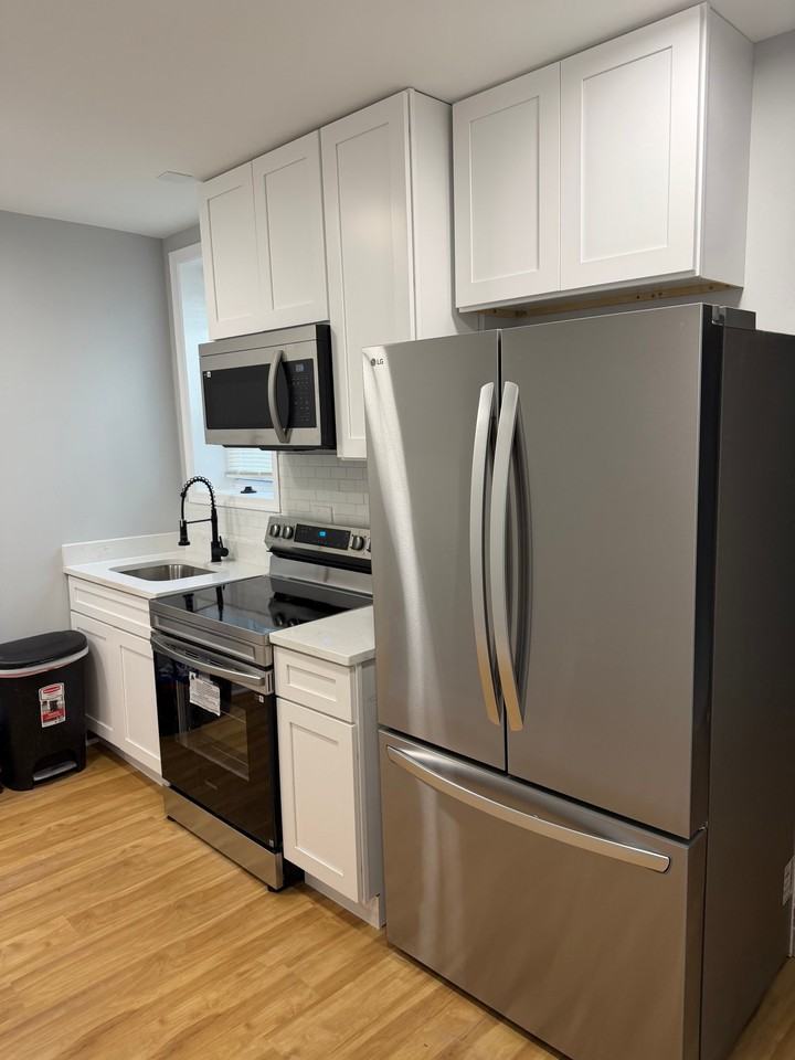 1628 Benhill Ave - Photo 2 of 15