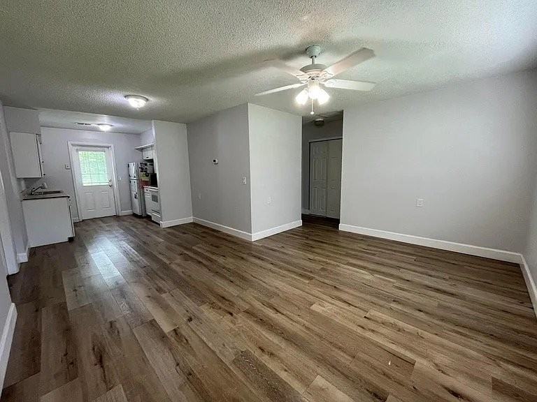 6562 Redwood Oaks Dr - Photo 3 of 9
