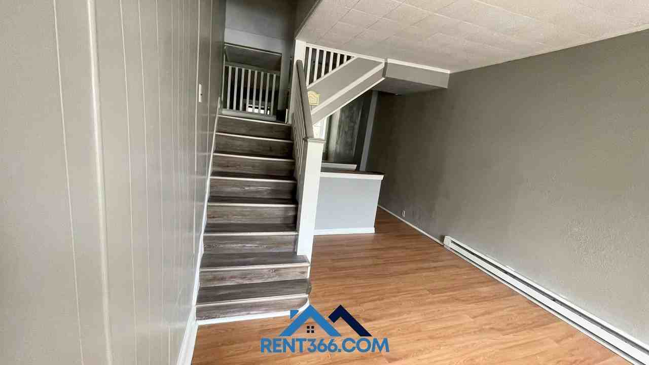 403 E Norwegian St - Photo 5 of 17