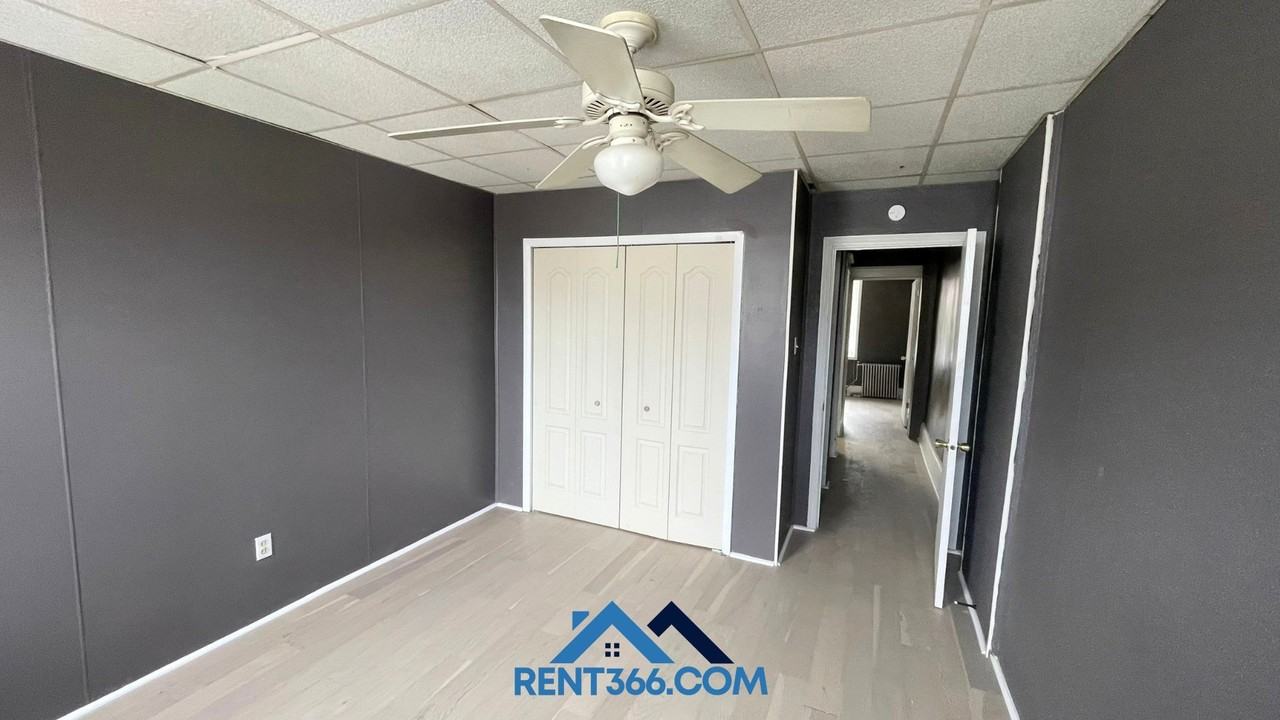 403 E Norwegian St - Photo 6 of 17