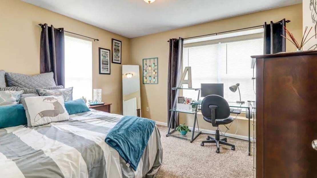 900 on Park - Photo 3 of 17