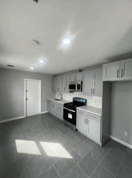 54 9th Ave W #1 - Photo 5 of 10