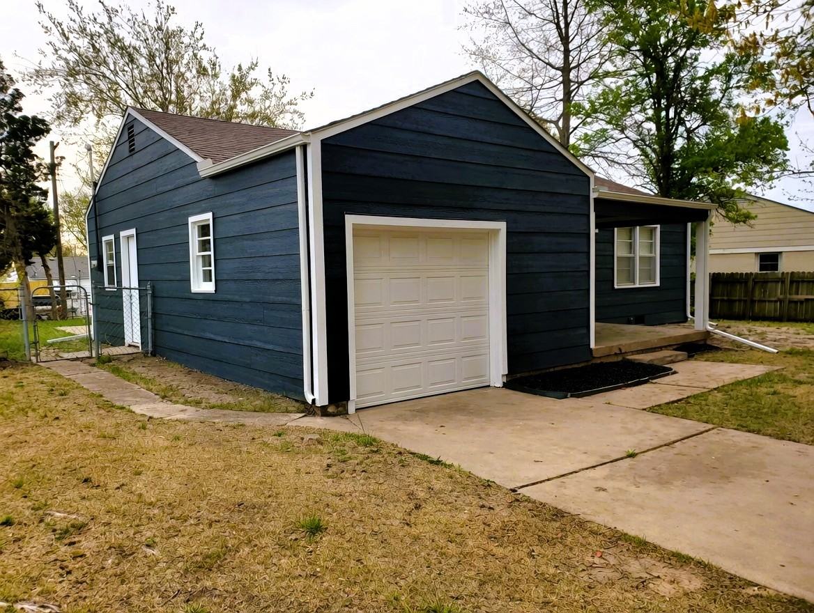 2244 S Pinecrest St #NA - Photo 2 of 17