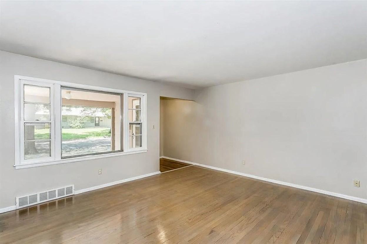 2244 S Pinecrest St #NA - Photo 5 of 17