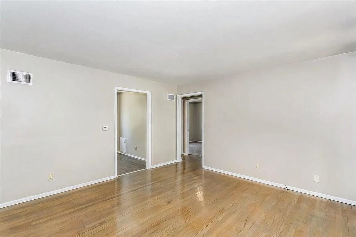 2244 S Pinecrest St #NA - Photo 6 of 17